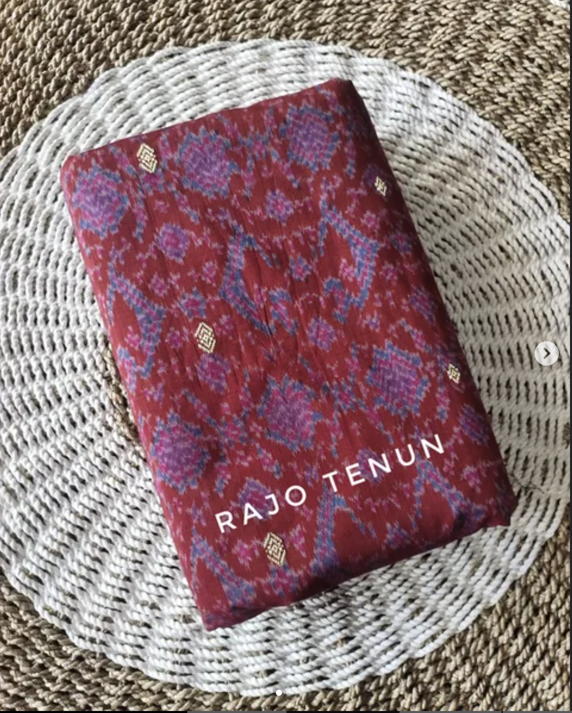 Kain Blongket Merah Terang